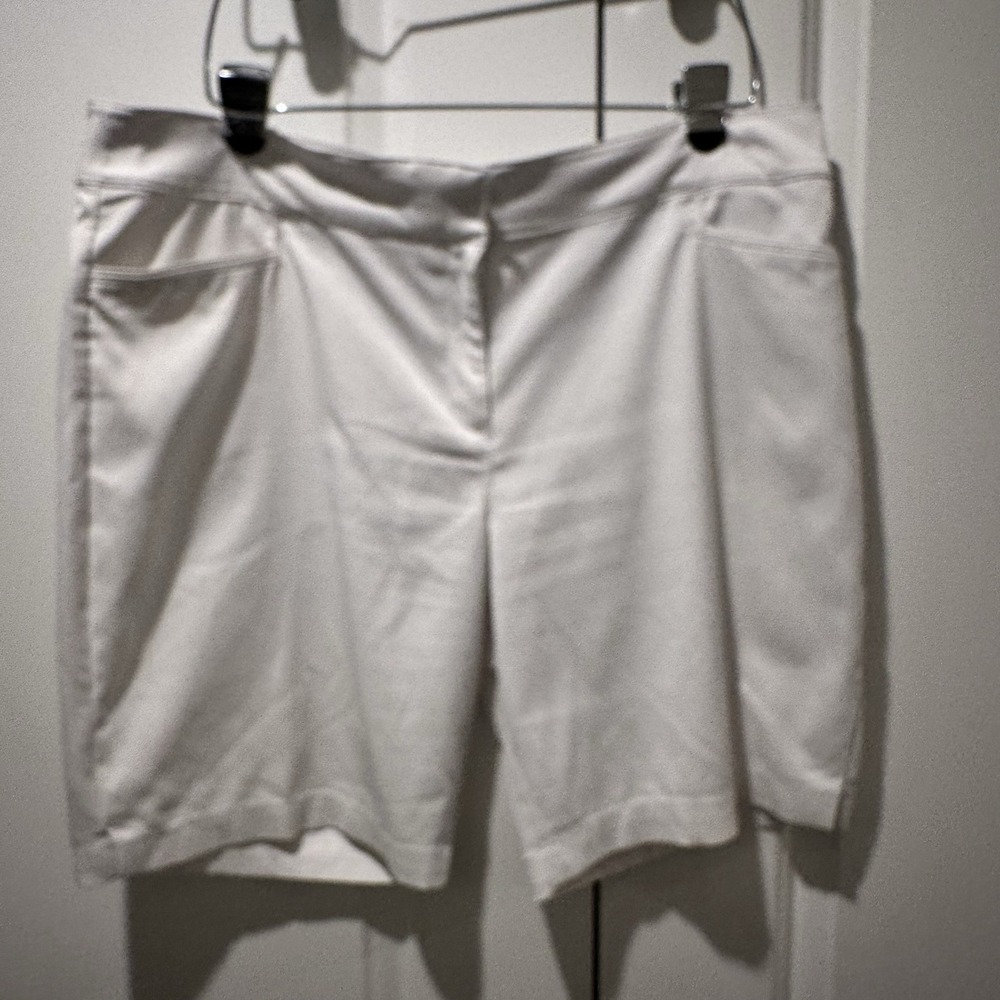 PGA TOUR Motionflux 360 Women White Golf Shorts Size 16 Stretch Performance